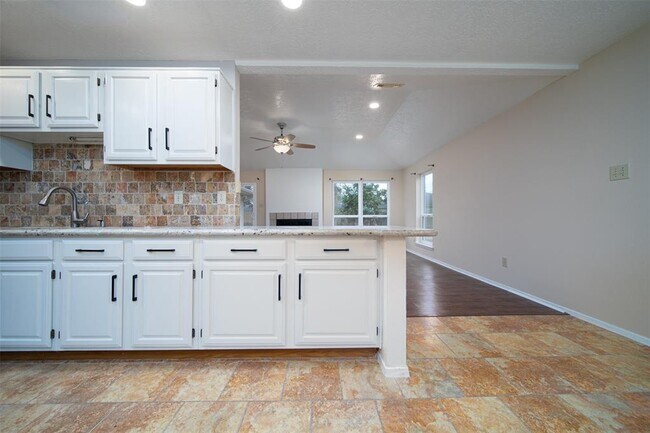 Foto del edificio - 2411 Gunston Ct