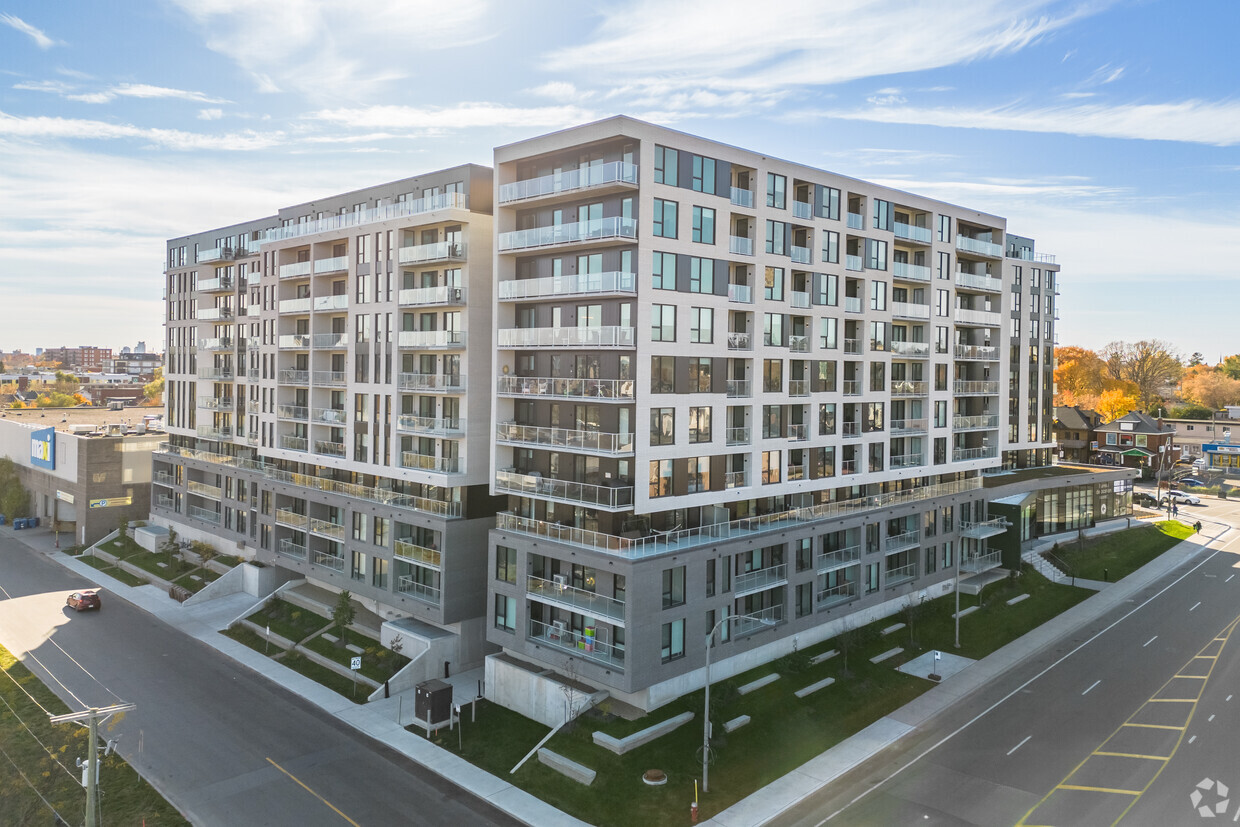 Building Photo - Bloome