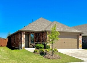 Building Photo - 906 Ramble Rd