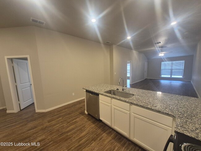 Foto del edificio - 2109 N Jayton Ave