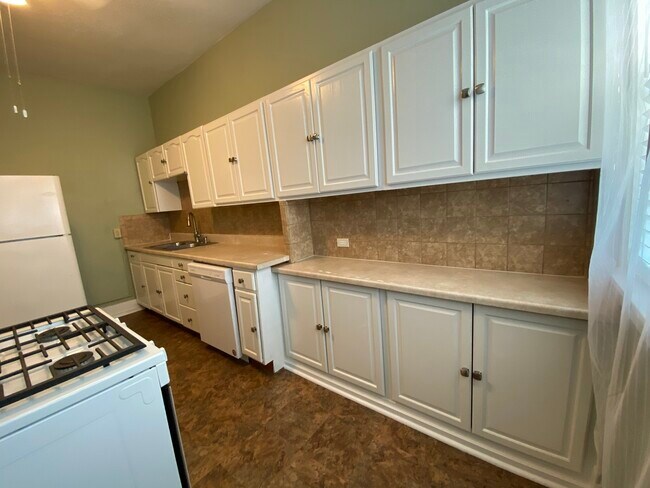 Building Photo - 20 N Hale St