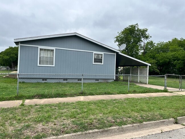 Building Photo - 1401 Elyse Dr