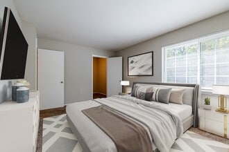 Building Photo - Eagle Trace Apartments