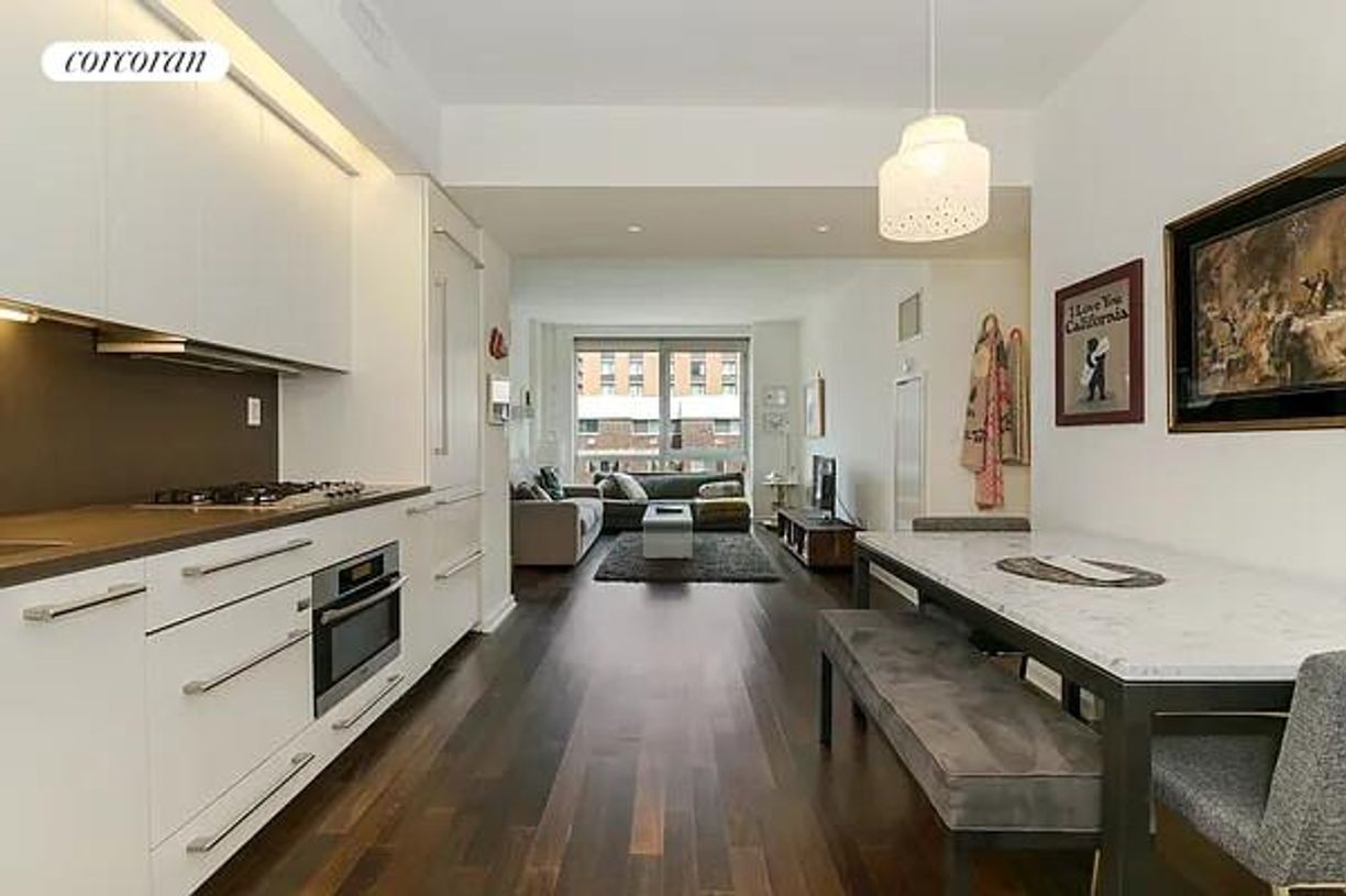 Foto principal - 340 E 23rd St