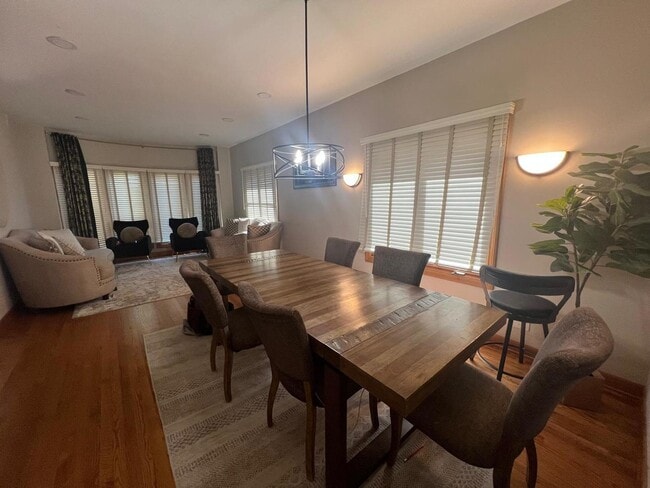 Foto del edificio - 2220 Eastview Dr