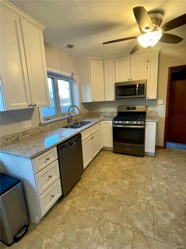 Foto del edificio - 8501 Grantshire Ln