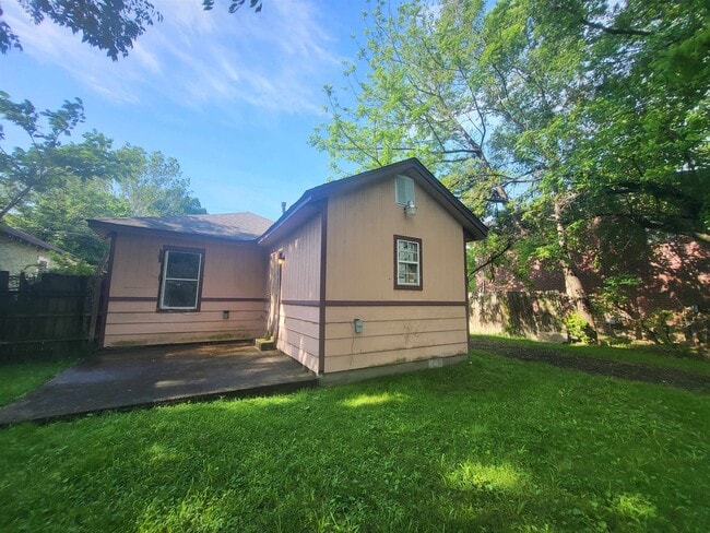 Building Photo - 2180 Hunter Ave