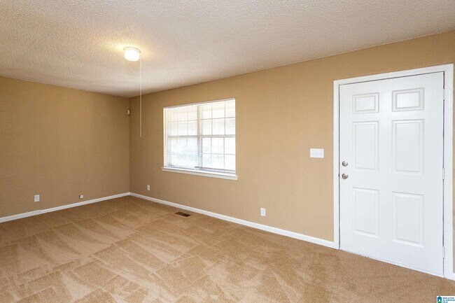 Foto del edificio - 3001 Sartain Dr