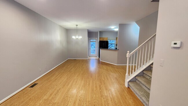 Foto del edificio - 1555 Cass Lake Rd