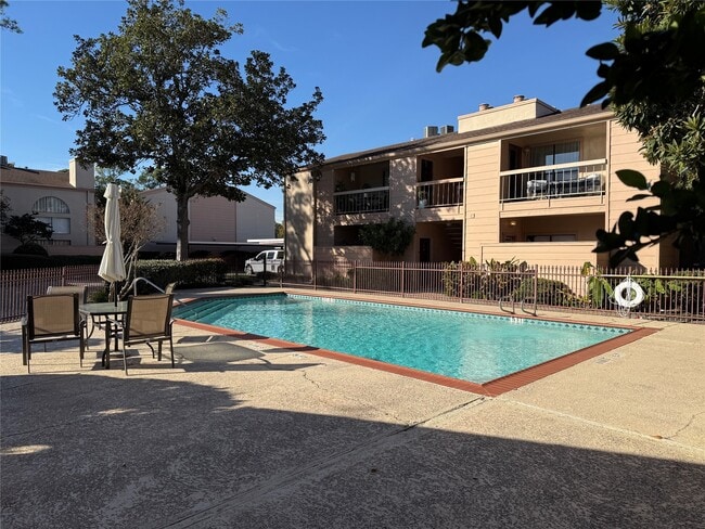 Foto del edificio - 2125 Augusta Dr