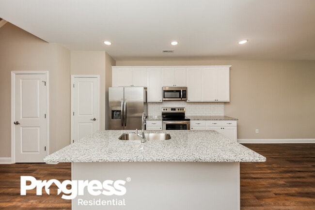 Building Photo - 2207 Miramar Cir