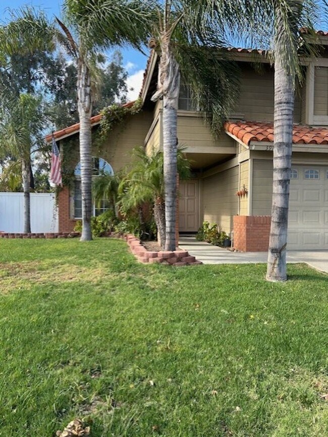 Building Photo - 39197 Vía Cadiz