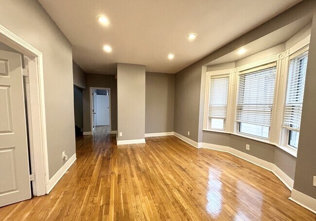 Building Photo - 14 Batchelder St