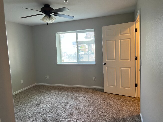 Foto del edificio - 8204 N Cedar Springs Rd