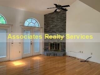 Building Photo - Cute Cottage Home on Cul-de-Sac!!