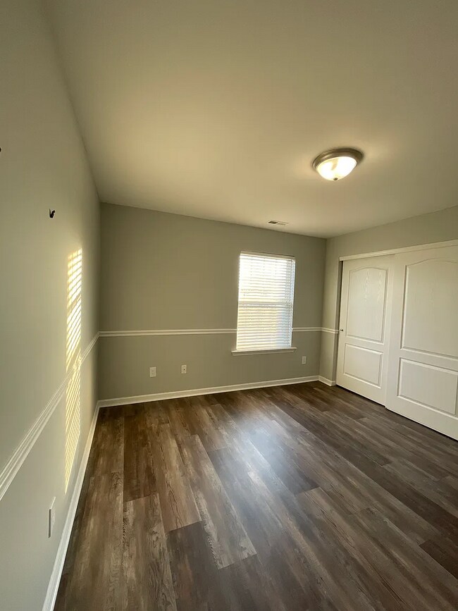 Foto del edificio - 2133 Welsh Dr