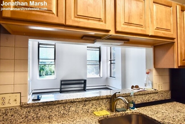 Building Photo - 141 Savin Hill Ave