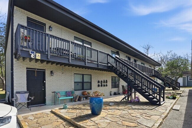 Building Photo - 201 S Kansas Ave