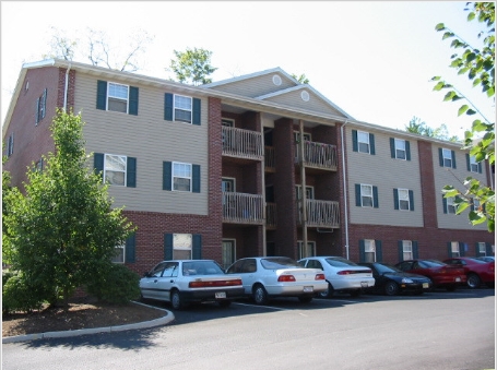 Primary Photo - Collegiate Court Apartments