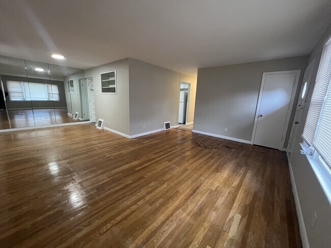 Foto del edificio - 1006 Highmont Dr