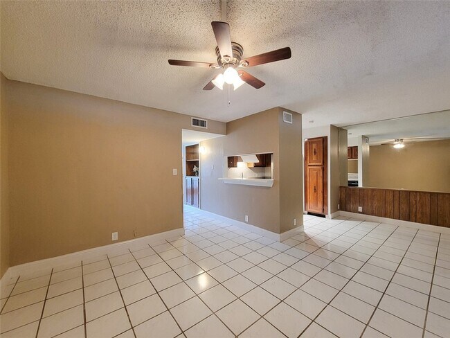 Foto del edificio - 11002 Hammerly Blvd