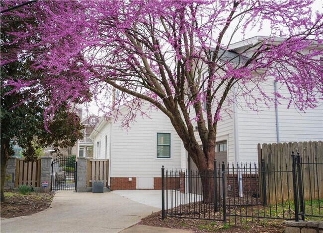 Foto del edificio - 69 Randolph St NE