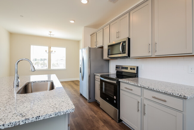 Building Photo - 212 Eagles Cliff Dr