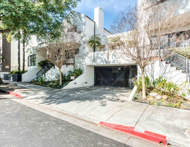 Foto del edificio - 9041 Keith Ave
