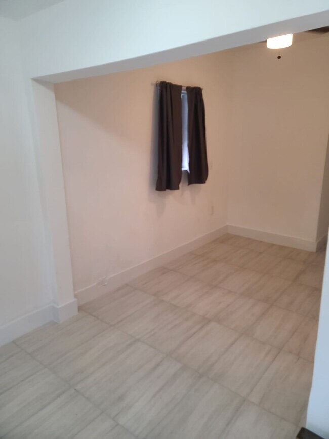 Foto del edificio - 227 SW 11th Ave