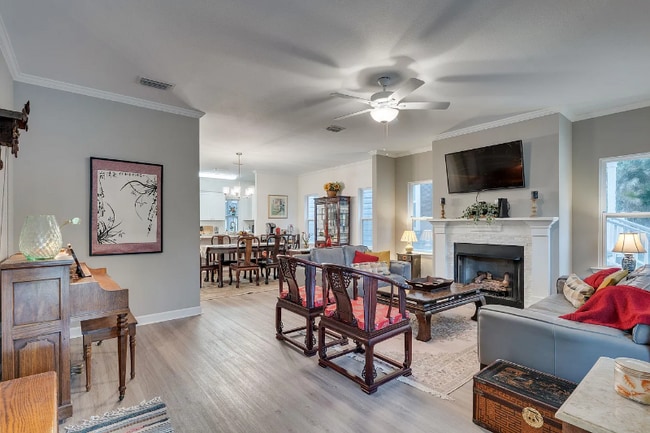 Foto del edificio - 624 W 7th Ave