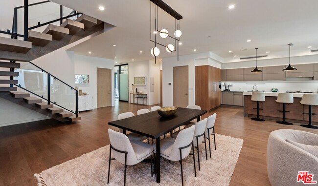 Foto del edificio - 836 N Ogden Dr