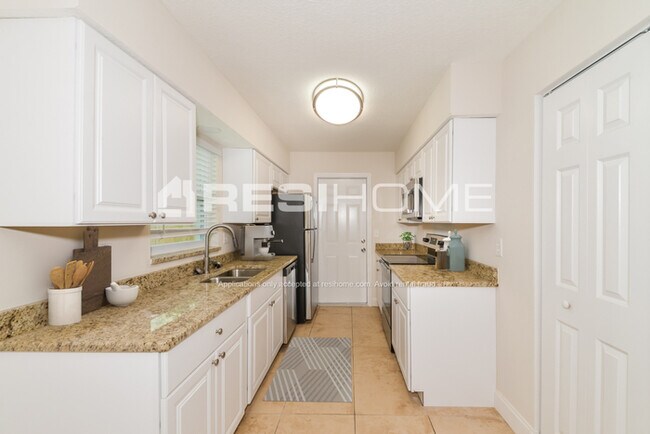 Building Photo - 452 Briarwood Rd