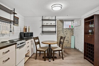 Building Photo - 1821 6th Ave