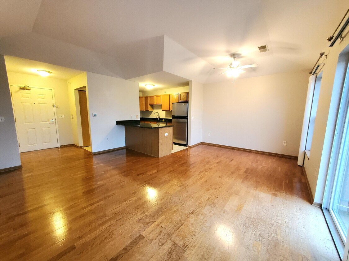 6915 67th St Unit 310, Kenosha, WI 53142 Condo for Rent in Kenosha, WI