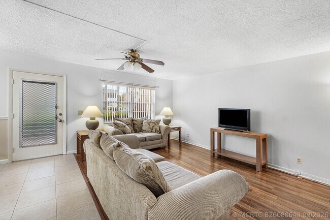 Foto del edificio - 434 Normandy Ln