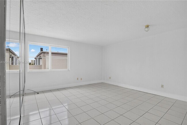 Foto del edificio - 5505 NW 7th St