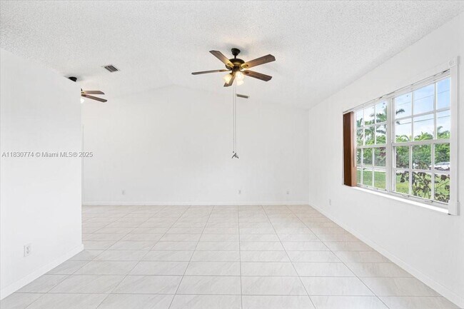Foto del edificio - 3749 SW Kasin St
