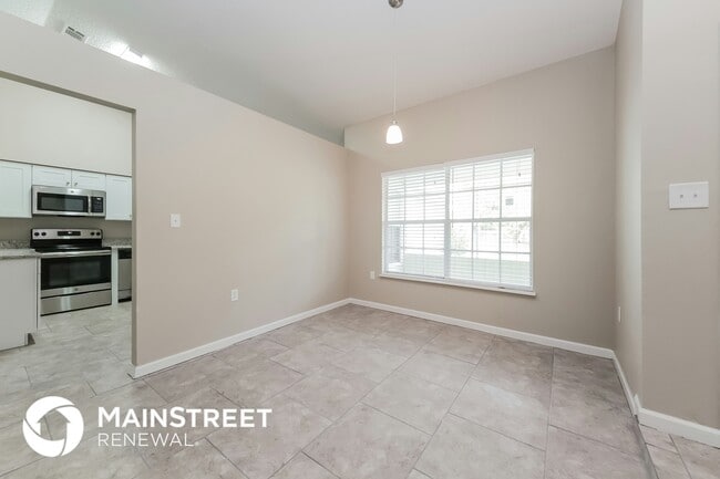 Building Photo - 945 Delano Ct