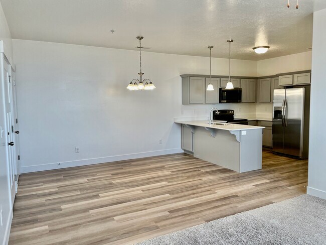 Foto del edificio - 641 N 380 W