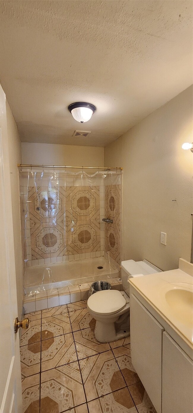 Building Photo - 968 Garapan St