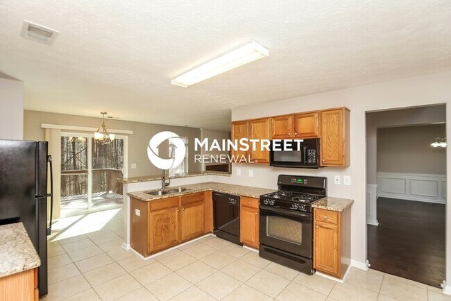 Building Photo - 3 Bedroom Pet-Friendly Home in Marietta, GA with Main Street Renewal