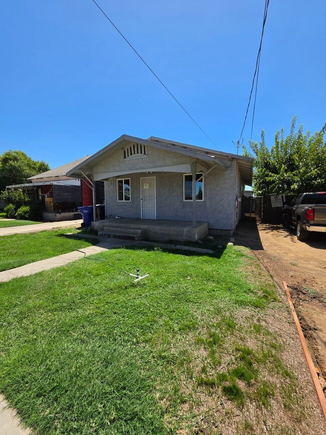 Building Photo - 1178 E Park Way