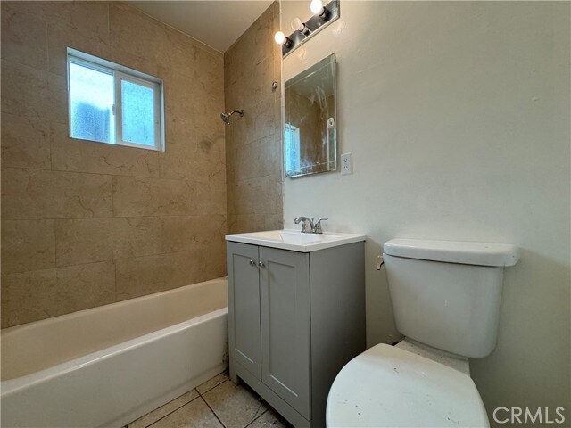 Foto del edificio - 595 E 6th St