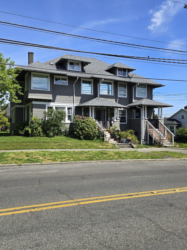 Building Photo - 1517 Earnest S Brazill St