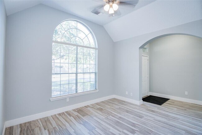 Building Photo - 6015 Brigstone Park Dr
