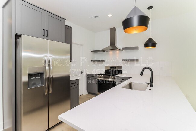 Foto del edificio - 422 Sylvania Ave