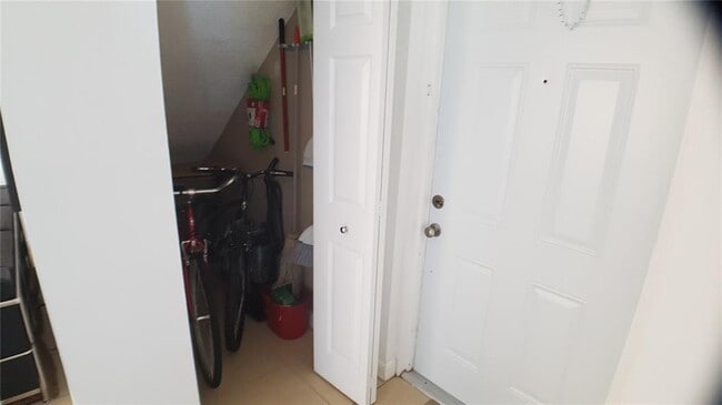 Building Photo - 7640 Westwood Dr