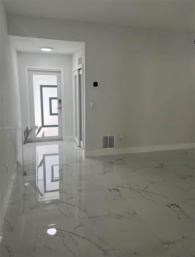 Foto del edificio - 19314 SW 121st Ct