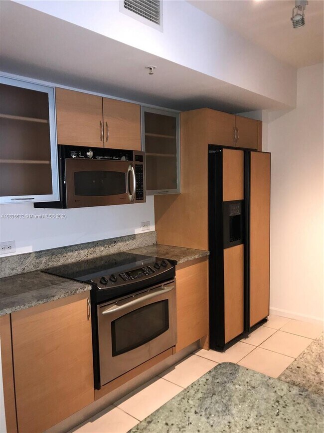 Foto del edificio - 2775 NE 187th St