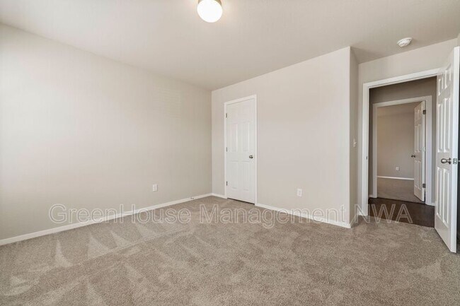 Building Photo - 1720 Eveningshade Ln